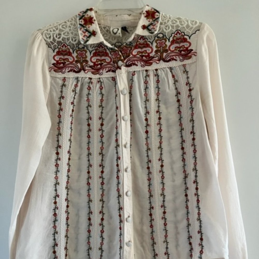 Anthropologie Akemi + Kin Embroidered Buttondown Blouse